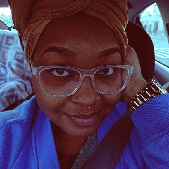 Meet your Posher, Kandis - Picture 1 of 1